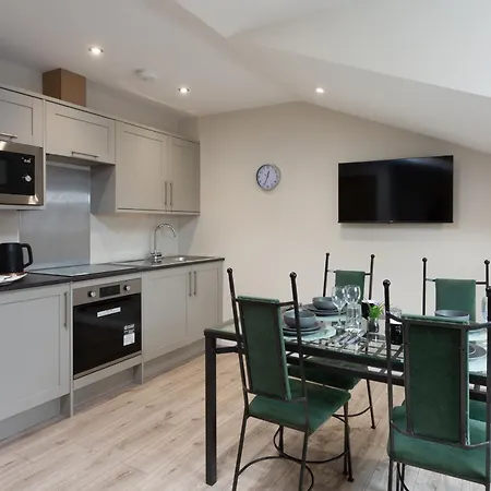 Flat 3 Garth House 아파트