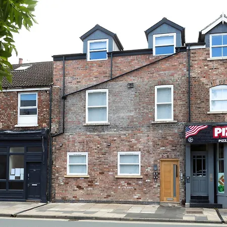 아파트 Flat 3 Garth House